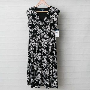 Chaps Sleeveless Dress - M